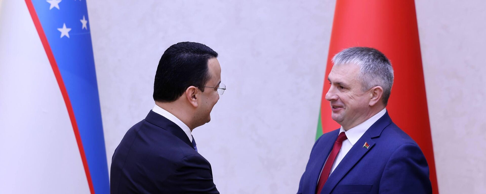 Laziz Kudratov provol vstrechu s predsedatelem Gomelskogo oblispolkoma Belarusi Ivanom Krupko - Sputnik O‘zbekiston, 1920, 24.03.2026