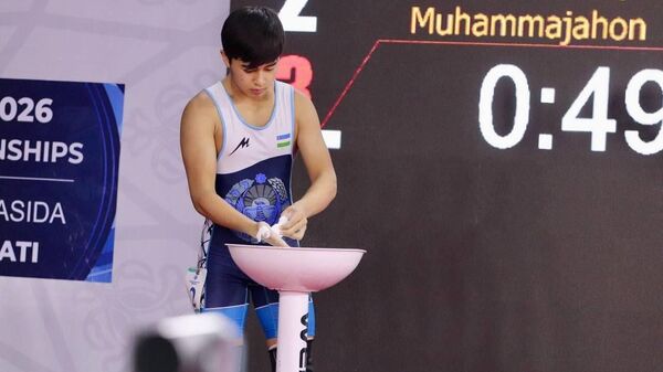 В Чирчике стартовал международный турнир Uzbekistan Open и чемпионат Узбекистана по тяжелой атлетике - Sputnik Узбекистан