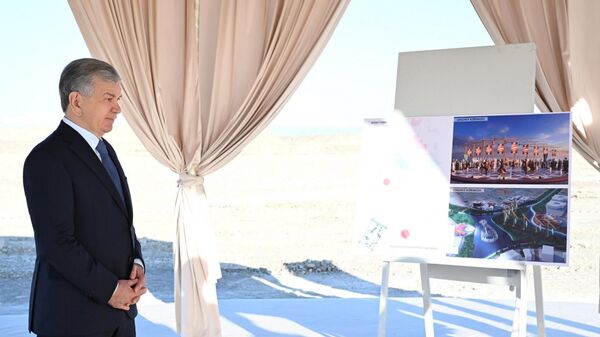 Президент Узбекистана ознакомился с проектом музыкального фонтана в Новом Ташкенте - Sputnik Узбекистан