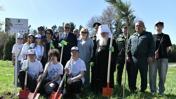 Тошкентда Улуғ Ватан ва Иккинчи жаҳон уруши қаҳрамонларига бағишланган “Хотира боғи” халқаро акцияси бўлиб ўтди. - Sputnik Ўзбекистон