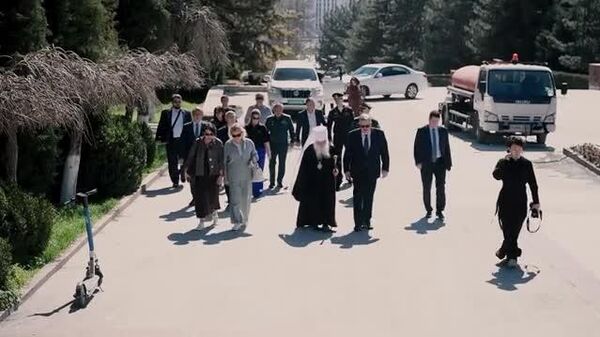 В Ташкенте прошла международная акция Сад памяти, посвященная героям Великой Отечественной и Второй мировой войн - Sputnik Узбекистан