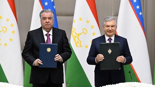 Uzbekistan i Tadjikiston podpisali paket dokumentov, predusmatrivayushix dalneyshee narashivanie mnogoplanovogo sotrudnichestva - Sputnik O‘zbekiston