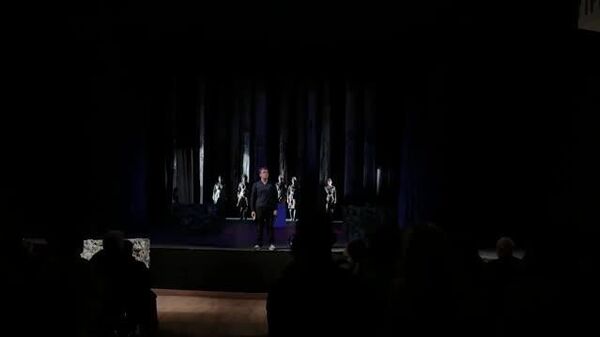 Не профессиональные актеры, а студенты – и сразу большая сцена - Sputnik Узбекистан