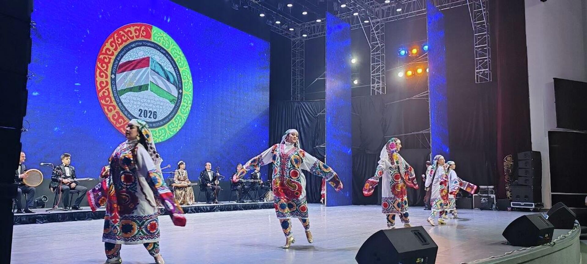 . В рамках Дней культуры и кино Таджикистана в Узбекистане в Самарканде состоялся Вечер дружбы . В рамках Дней культуры и кино Таджикистана в Узбекистане в Самарканде состоялся Вечер дружбы - Sputnik Узбекистан, 1920, 29.03.2026