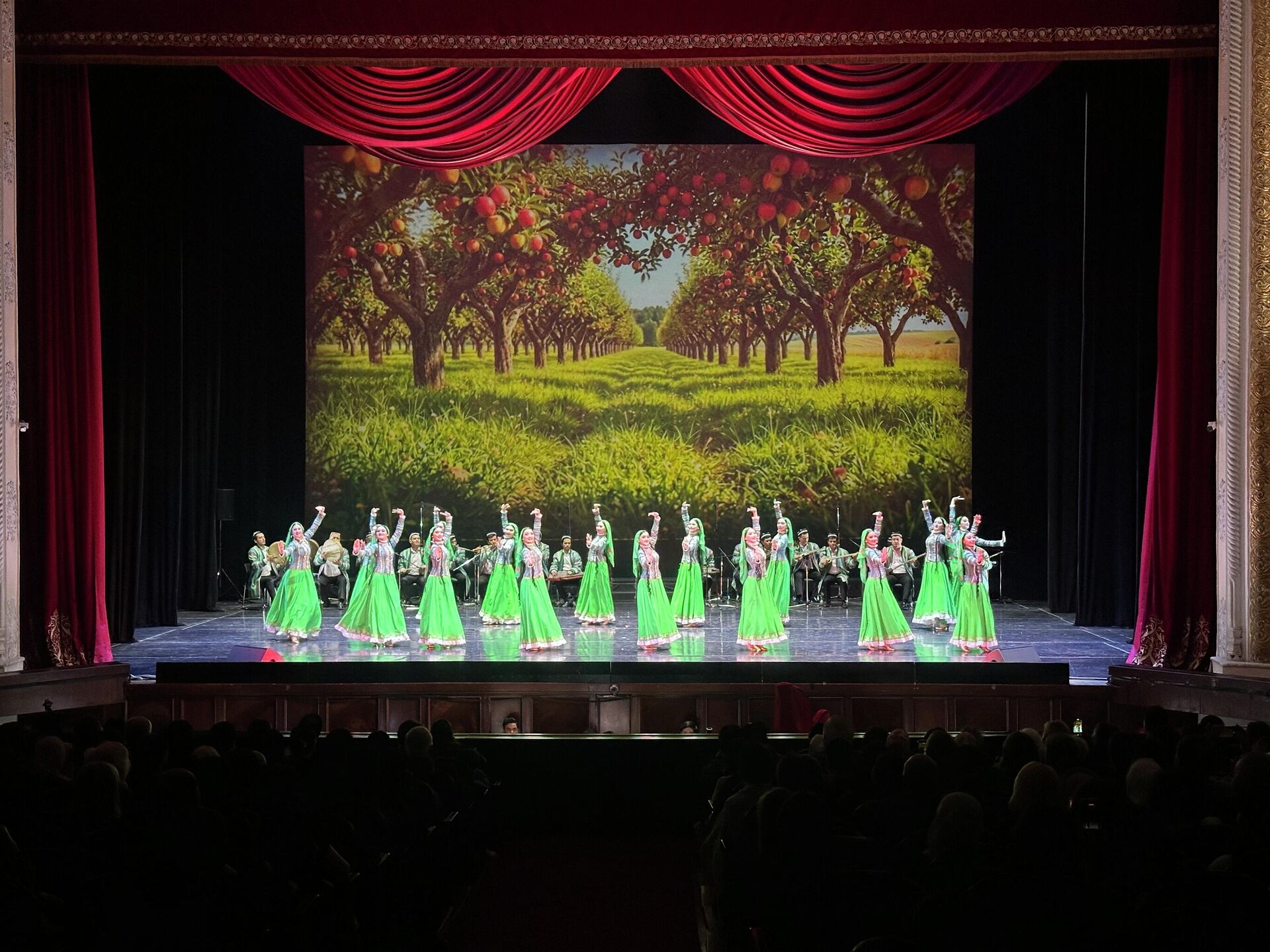 V Tashkente otmetili 120-letie so dnya rojdeniya Tamari Xanum - Sputnik O‘zbekiston, 1920, 30.03.2026