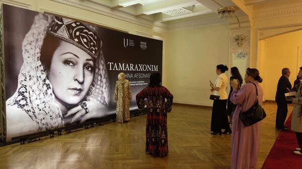 В Ташкенте отметили 120-летие со дня рождения Тамары Ханум - Sputnik Узбекистан