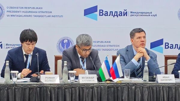 В сфере IT могут исчезнуть начинающие специалисты (джуниоры), но при этом вырастет нагрузка и спрос на опытных сотрудников (мидлов и синьоров) - Sputnik Узбекистан