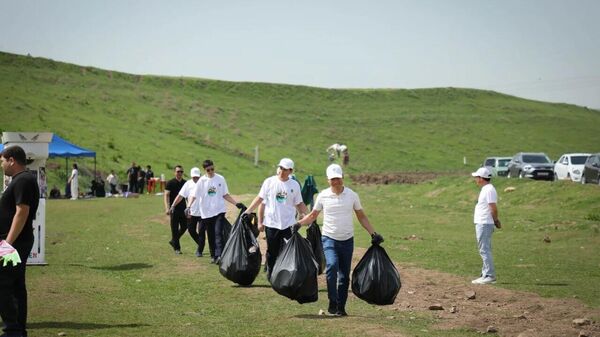 Свыше 97 тонн отходов очистили в Узбекистане в ходе акции, приуроченной к Всемирному дню безотходного производства - Sputnik Узбекистан