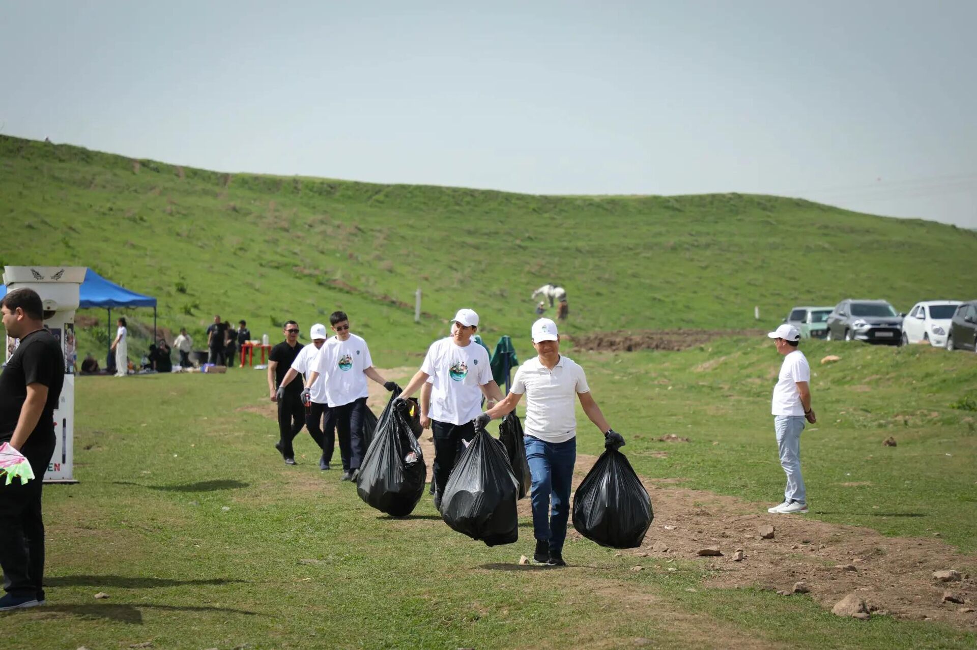 В ходе масштабной акции территорию Узбекистана очистили от почти 98 тонн отходов - Sputnik Узбекистан, 1920, 31.03.2026