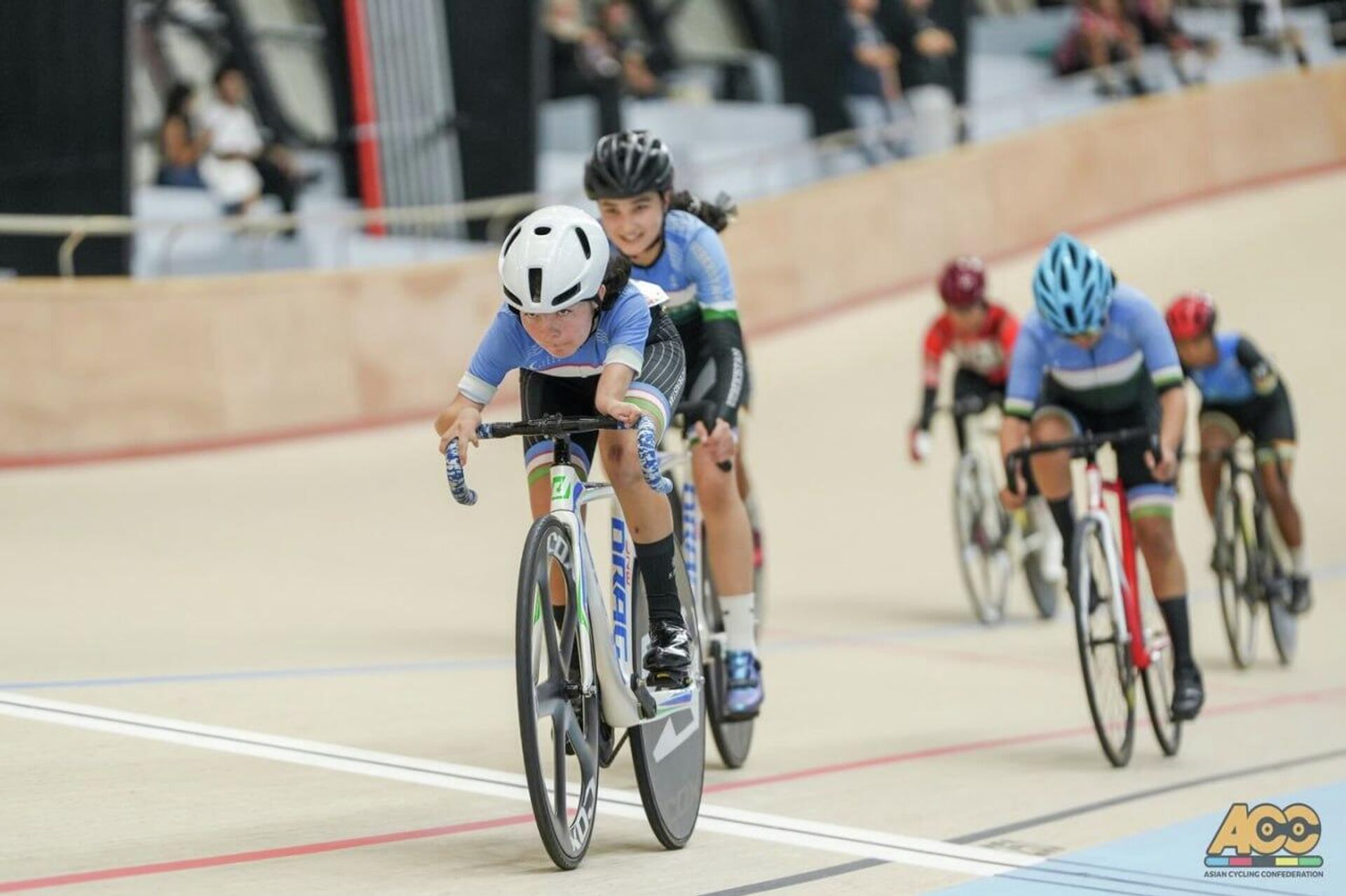 Сборная Узбекистана заняла первое место в общем командном зачете на чемпионате Азии. - Sputnik Узбекистан, 1920, 31.03.2026