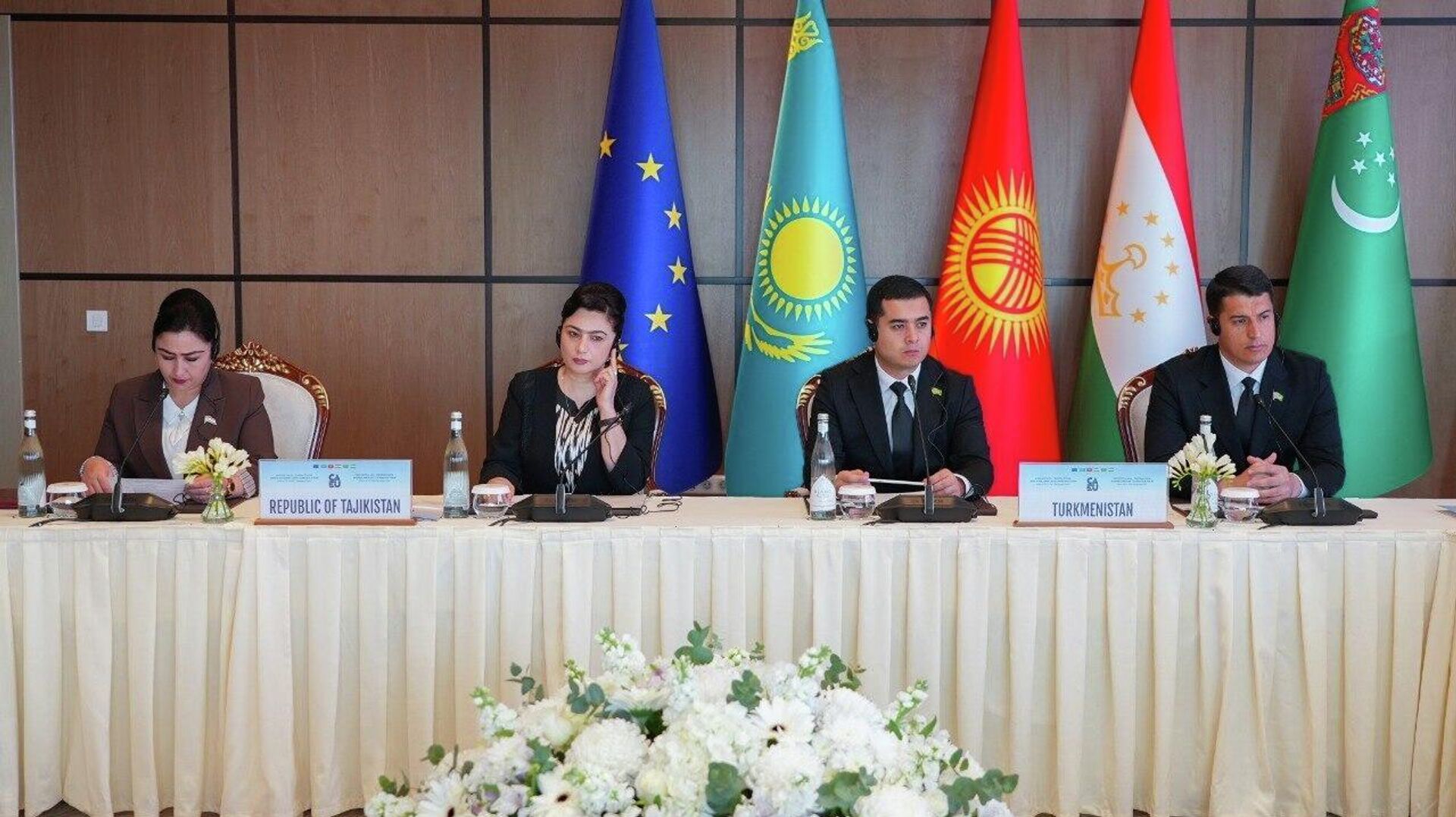 В Самарканде проходит форум межпарламентского сотрудничества ЦА– ЕС - Sputnik Ўзбекистон, 1920, 31.03.2026