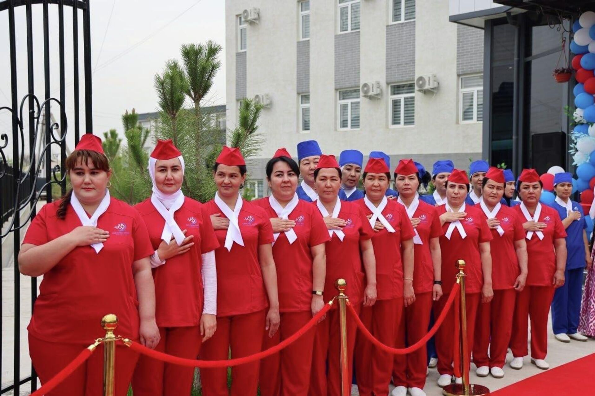 В Нурафшане открыли новый центр переливания крови за 18 млрд сумов, передает корреспондент @SputnikUzbekistan - Sputnik Узбекистан, 1920, 31.03.2026