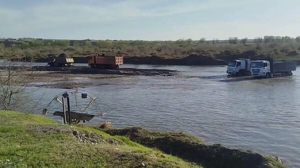 🟠 В Самаркандской области незаконно добыли песчаную смесь более чем на 60 млн сумов - Sputnik Узбекистан