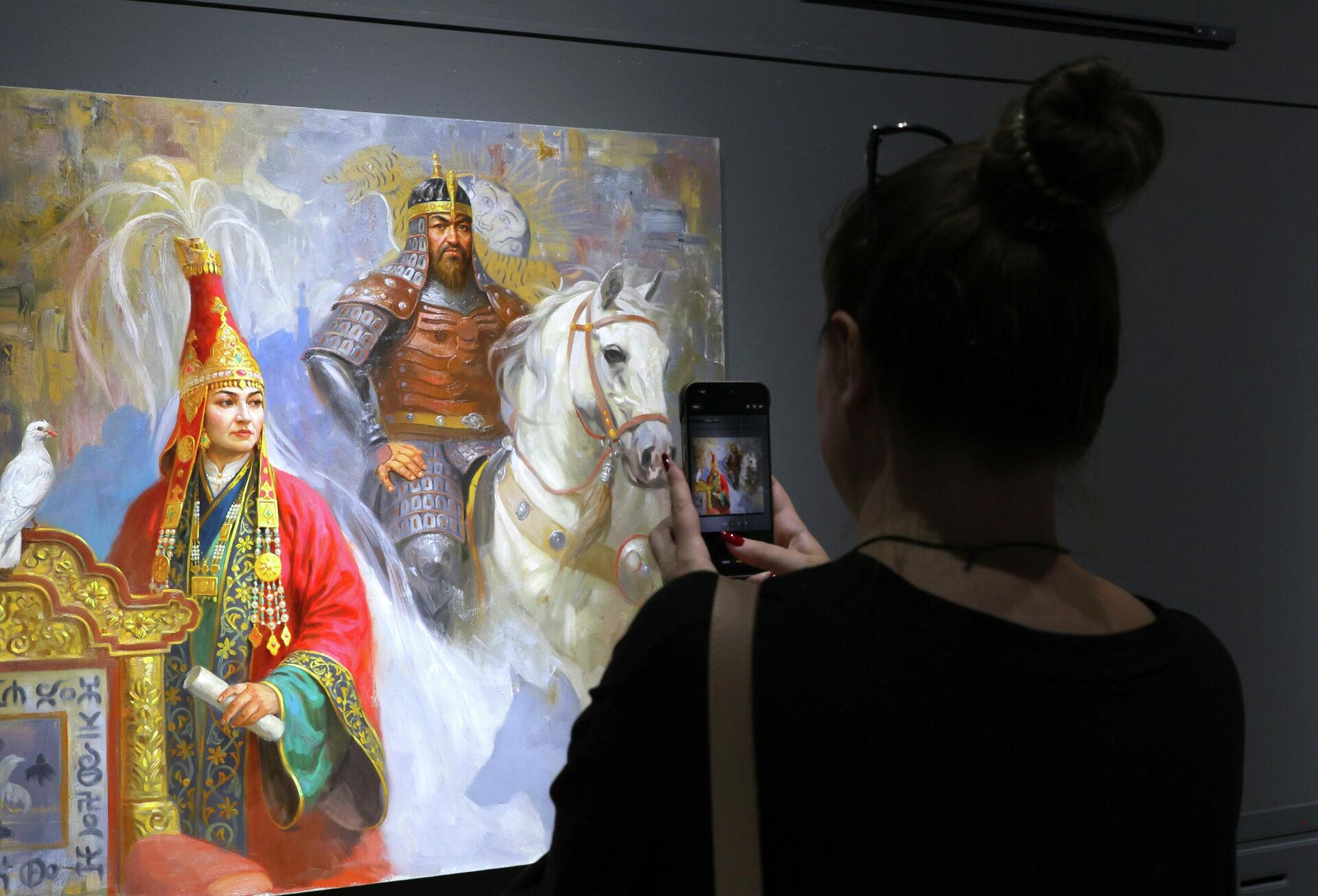 Масъуд Холовнинг Алп Турон изидан кўргазмаси - Sputnik Ўзбекистон, 1920, 02.04.2026