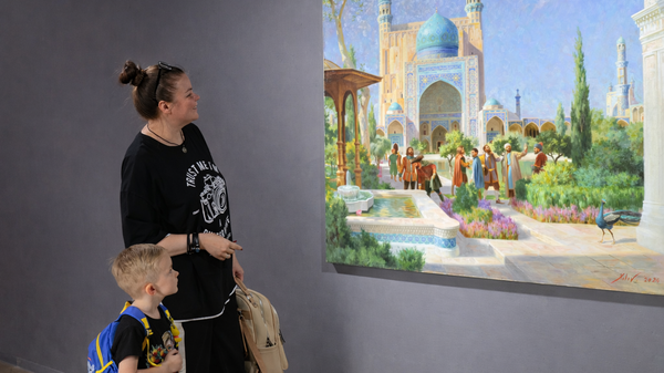 Масъуд Холовнинг Алп Турон изидан кўргазмаси - Sputnik Ўзбекистон