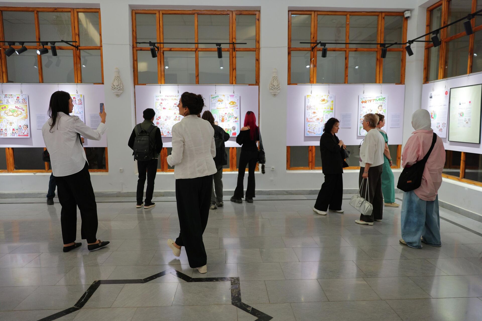 Каору Морининг “Марказий Осиё ошхонаси” манга кўргазмаси - Sputnik Ўзбекистон, 1920, 02.04.2026