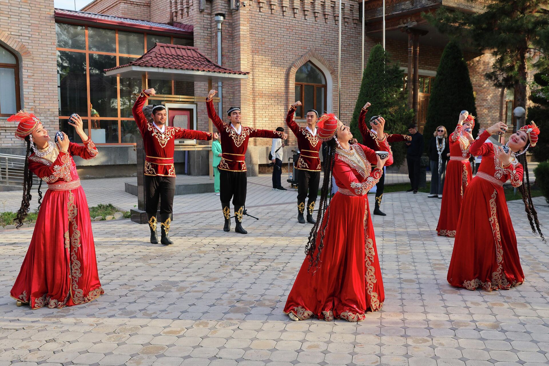 Каору Морининг “Марказий Осиё ошхонаси” манга кўргазмаси - Sputnik Ўзбекистон, 1920, 02.04.2026