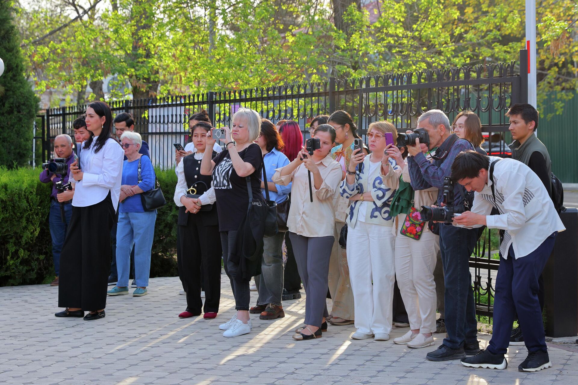 Каору Морининг “Марказий Осиё ошхонаси” манга кўргазмаси - Sputnik Ўзбекистон, 1920, 02.04.2026