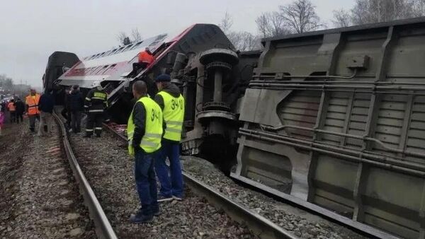Passajirskiy poyezd soshel s relsov v Ulyanovskoy oblasti - Sputnik O‘zbekiston
