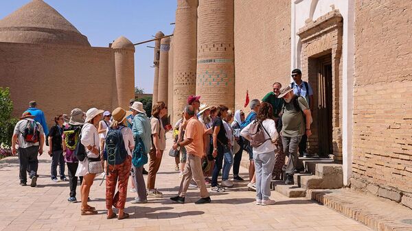 Nima uchun sayyohlar tobora ko‘proq O‘zbekistonni tanlamoqda? - Sputnik O‘zbekiston