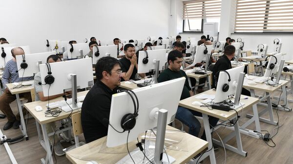 Экзамен для работы в России: сколько стоит и как проходит в Ташкенте - Sputnik Узбекистан