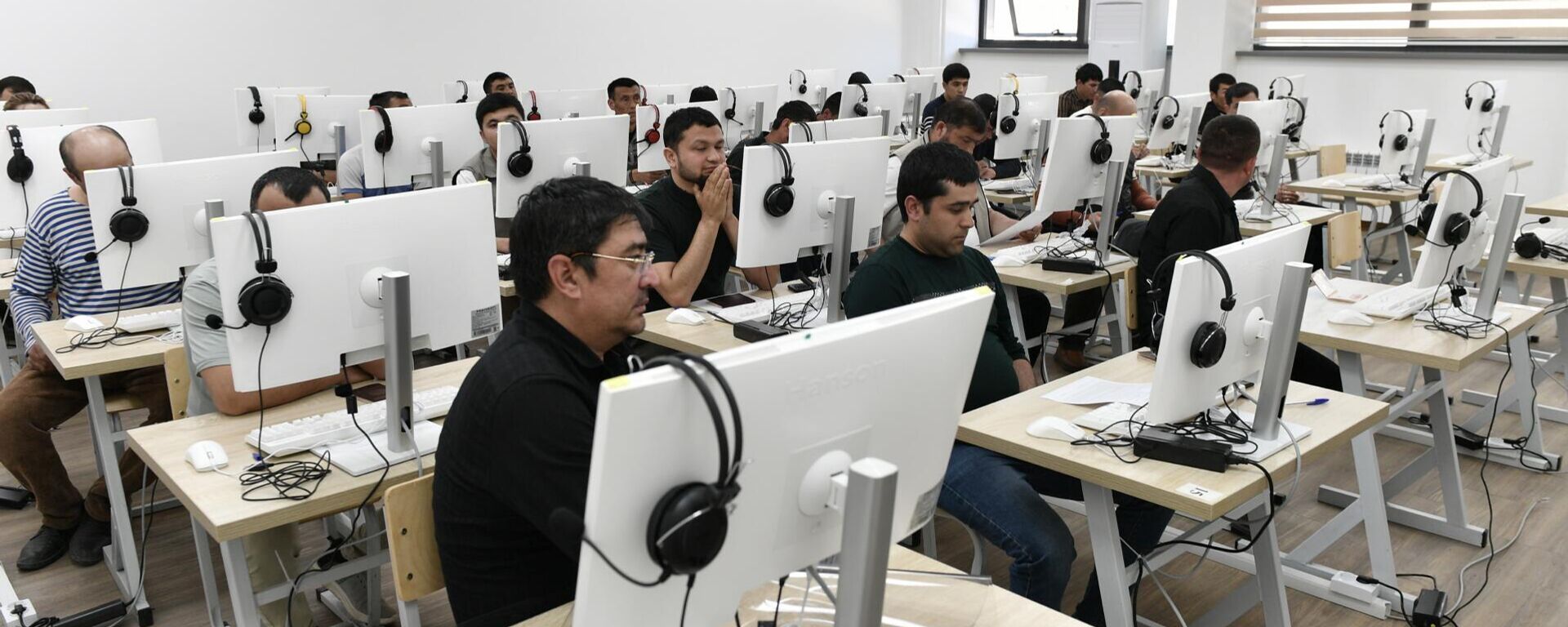 Тошкентда рус тилидан имтиҳонни қандай топшириши мумкин - Sputnik Ўзбекистон, 1920, 04.04.2026