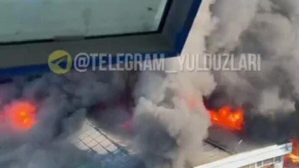 На рынке Бешкурган в Чиланзарском районе Ташкента произошел крупный пожар - Sputnik Узбекистан