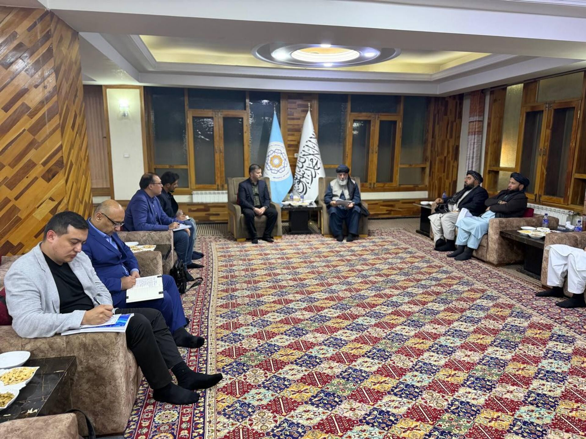 Узбекистан и Афганистан планируют довести торговлю фармпродукцией до 500 миллионов долларов - Sputnik Узбекистан, 1920, 06.04.2026