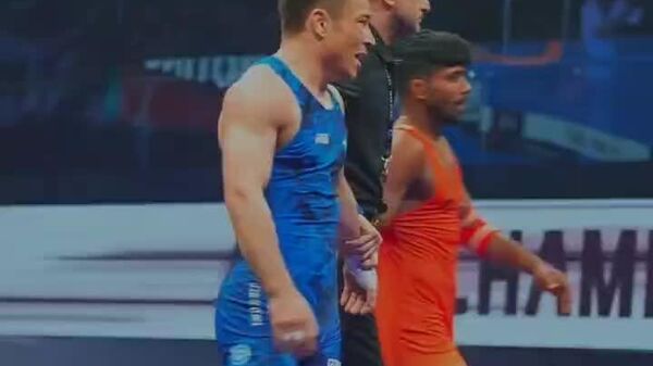 🟠Узбекистанец Ихтиёр Ботиров завоевал титул чемпиона Азии по спортивной борьбе - Sputnik Узбекистан