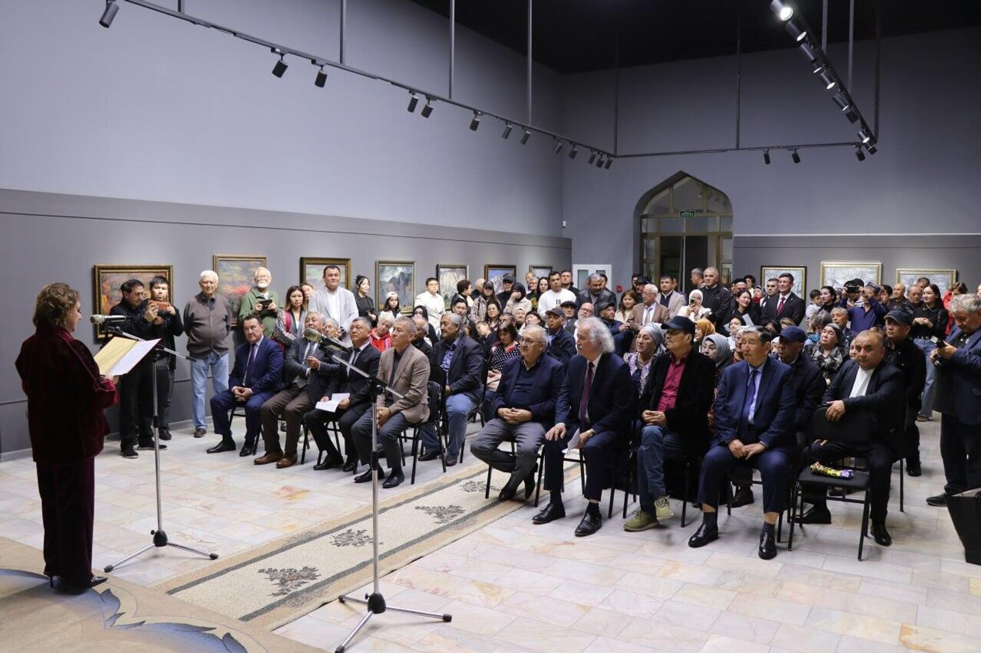 Выставка кыргызского художника Талгата Миррахимова - Sputnik Узбекистан, 1920, 08.04.2026