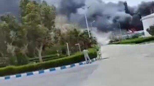 НПЗ на иранском острове Лаван атаковали враги, сообщает агентство IRNA - Sputnik Узбекистан