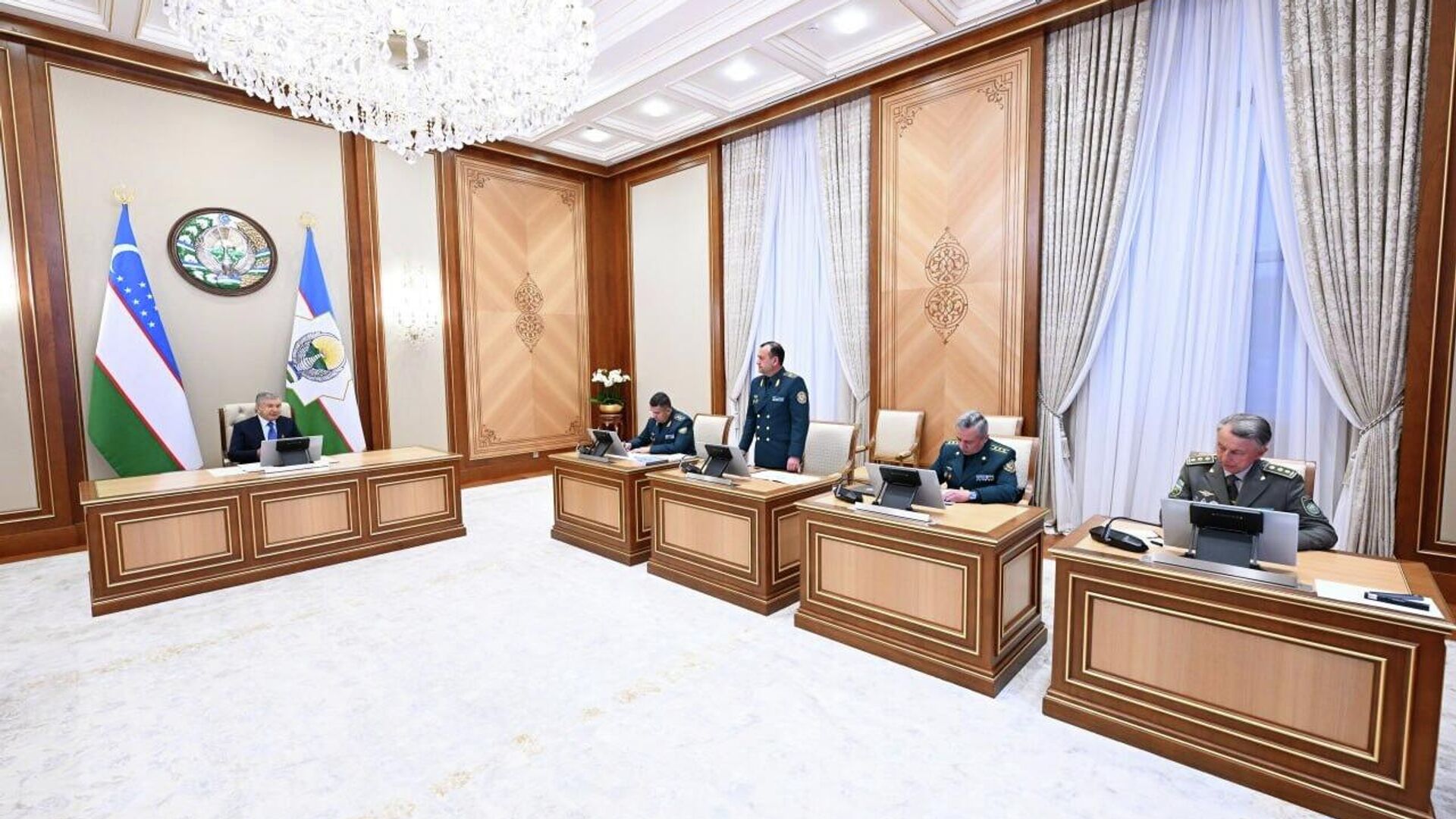 Президент ознакомился с планами по совершенствованию системы обеспечения общественной безопасности Президент ознакомился с планами по совершенствованию системы обеспечения общественной безопасности - Sputnik Узбекистан, 1920, 09.04.2026
