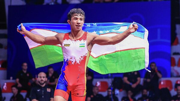 Узбекистанец Алишер Ганиев стал чемпионом Азии по спортивной борьбе - Sputnik Узбекистан