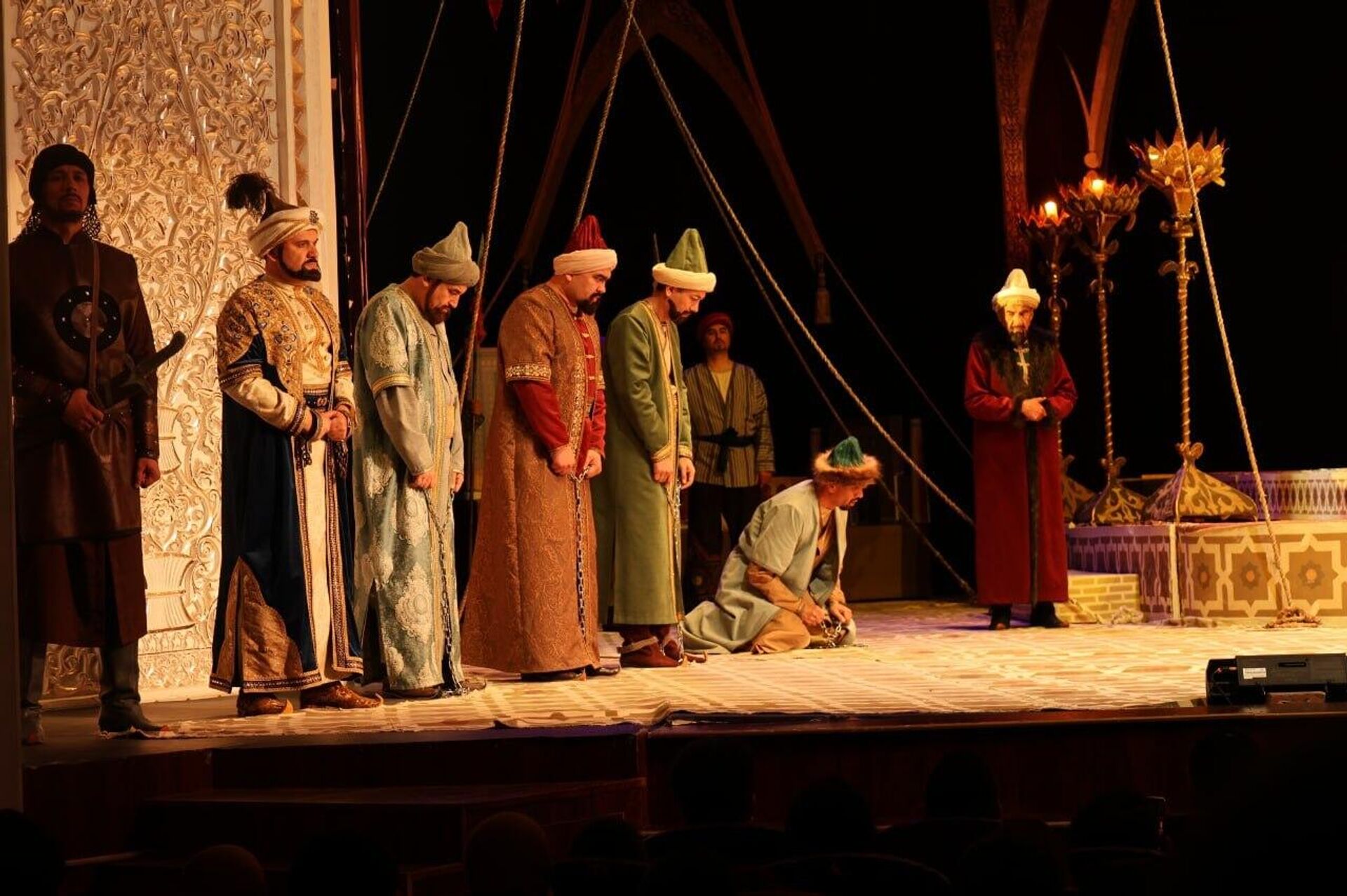 В Самарканде пройдет театральный фестиваль Образ Амира Темура на сцене - Sputnik Узбекистан, 1920, 09.04.2026