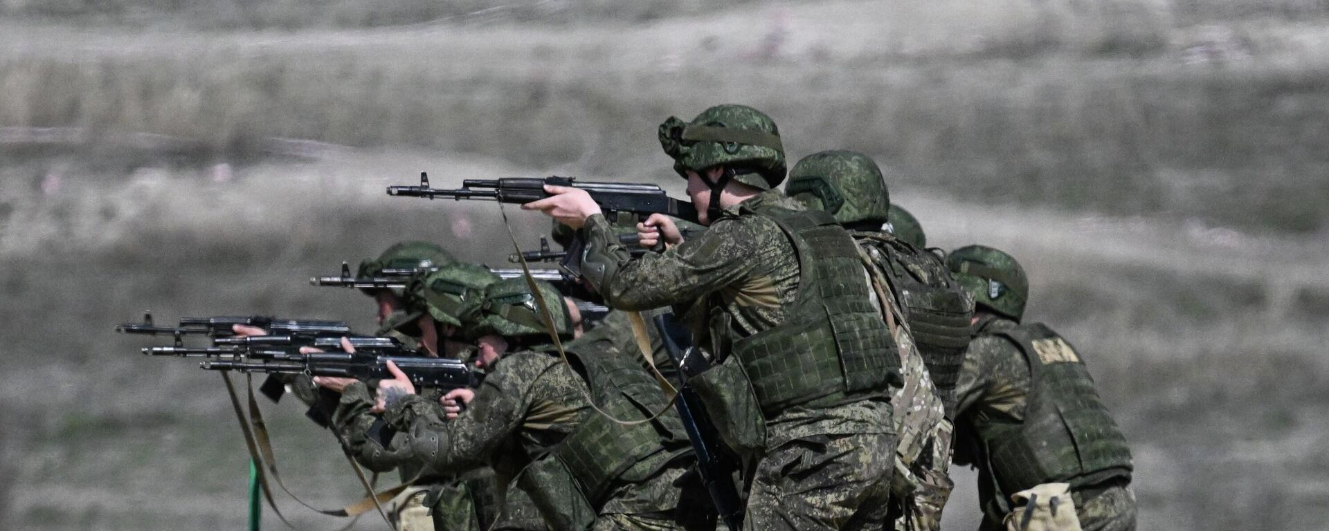Боевое слаживание штурмовиков группировки войск Запад на Краснолиманском направлении СВО - Sputnik Ўзбекистон, 1920, 01.05.2026
