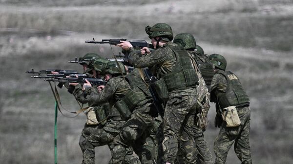 Boyevoe slajivanie shturmovikov gruppirovki voysk Zapad na Krasnolimanskom napravlenii SVO - Sputnik O‘zbekiston