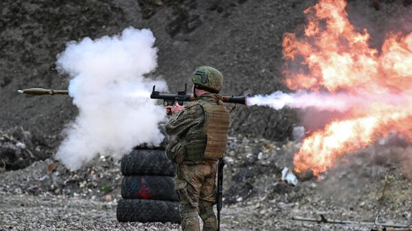 Боевое слаживание штурмовиков группировки войск Центр на Днепропетровском направлении СВО - Sputnik Ўзбекистон