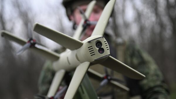 Raschet drona-perexvatchika Yolka na Dobropolskom napravlenii SVO - Sputnik O‘zbekiston