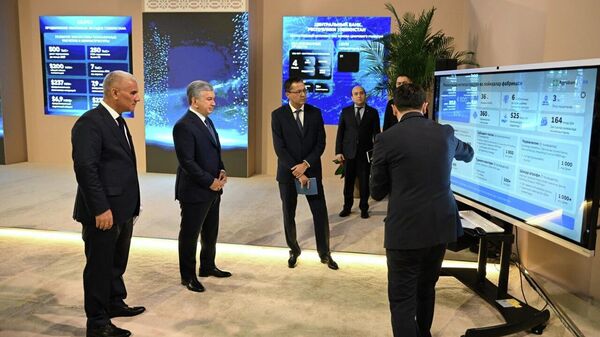 Шавкат Мирзиёев ознакомился с созидательной работой в новом административном центре Бухарской области. - Sputnik Узбекистан