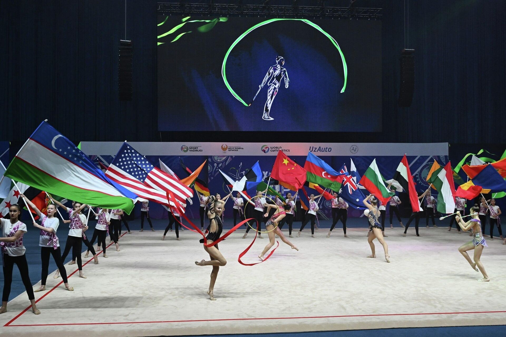 В Ташкенте начался этап Кубка мира по художественной гимнастике. - Sputnik Узбекистан, 1920, 11.04.2026