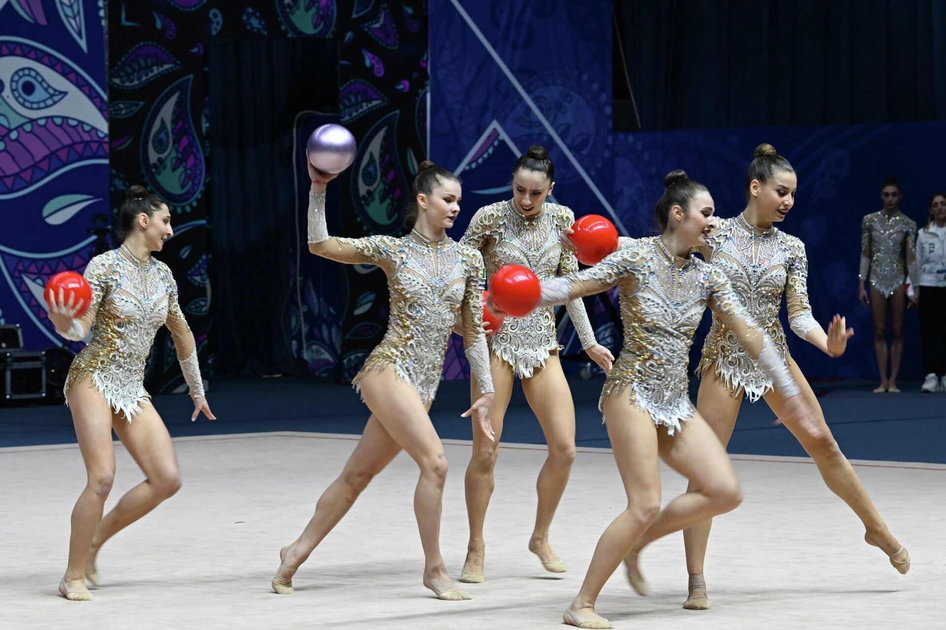 В Ташкенте начался этап Кубка мира по художественной гимнастике. - Sputnik Ўзбекистон, 1920, 11.04.2026