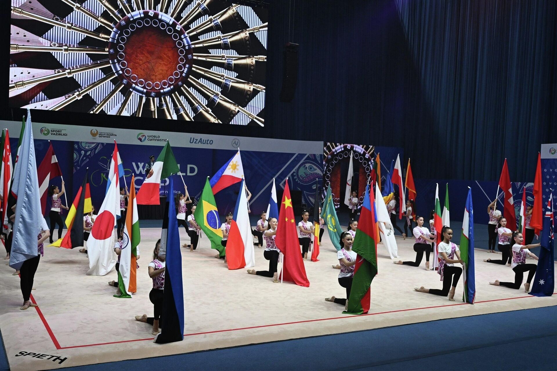 В Ташкенте начался этап Кубка мира по художественной гимнастике. - Sputnik Узбекистан, 1920, 11.04.2026