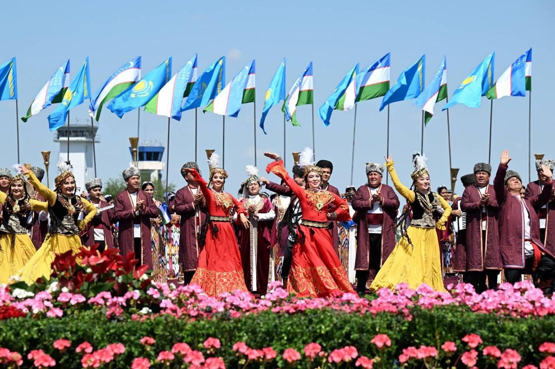 Токаев приехал в Бухару - Sputnik Узбекистан, 1920, 11.04.2026