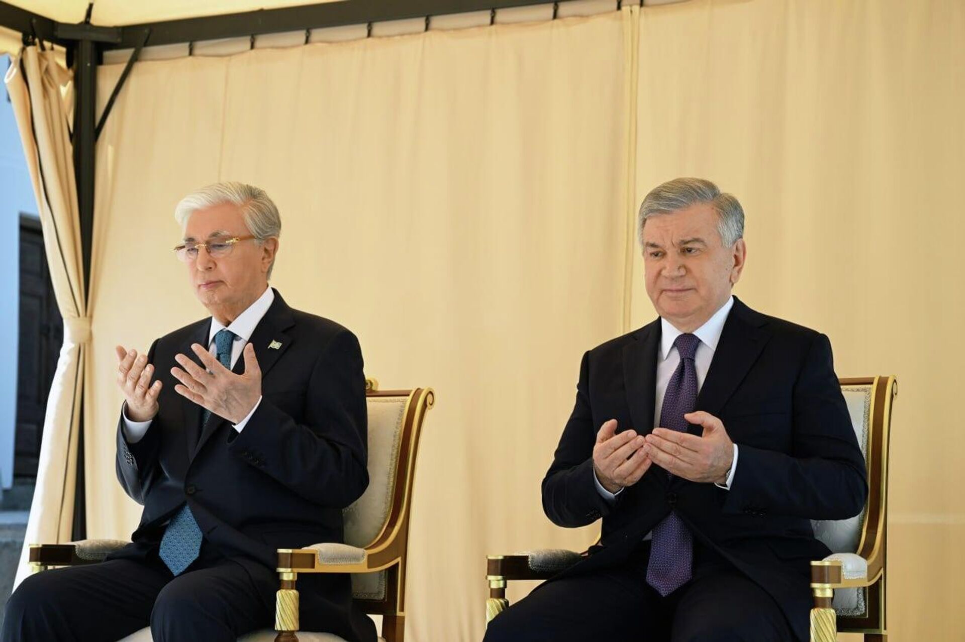 Президент Казахстана Касым-Жомарт Токаев прибыл в Узбекистан с рабочим визитом. - Sputnik Узбекистан, 1920, 11.04.2026