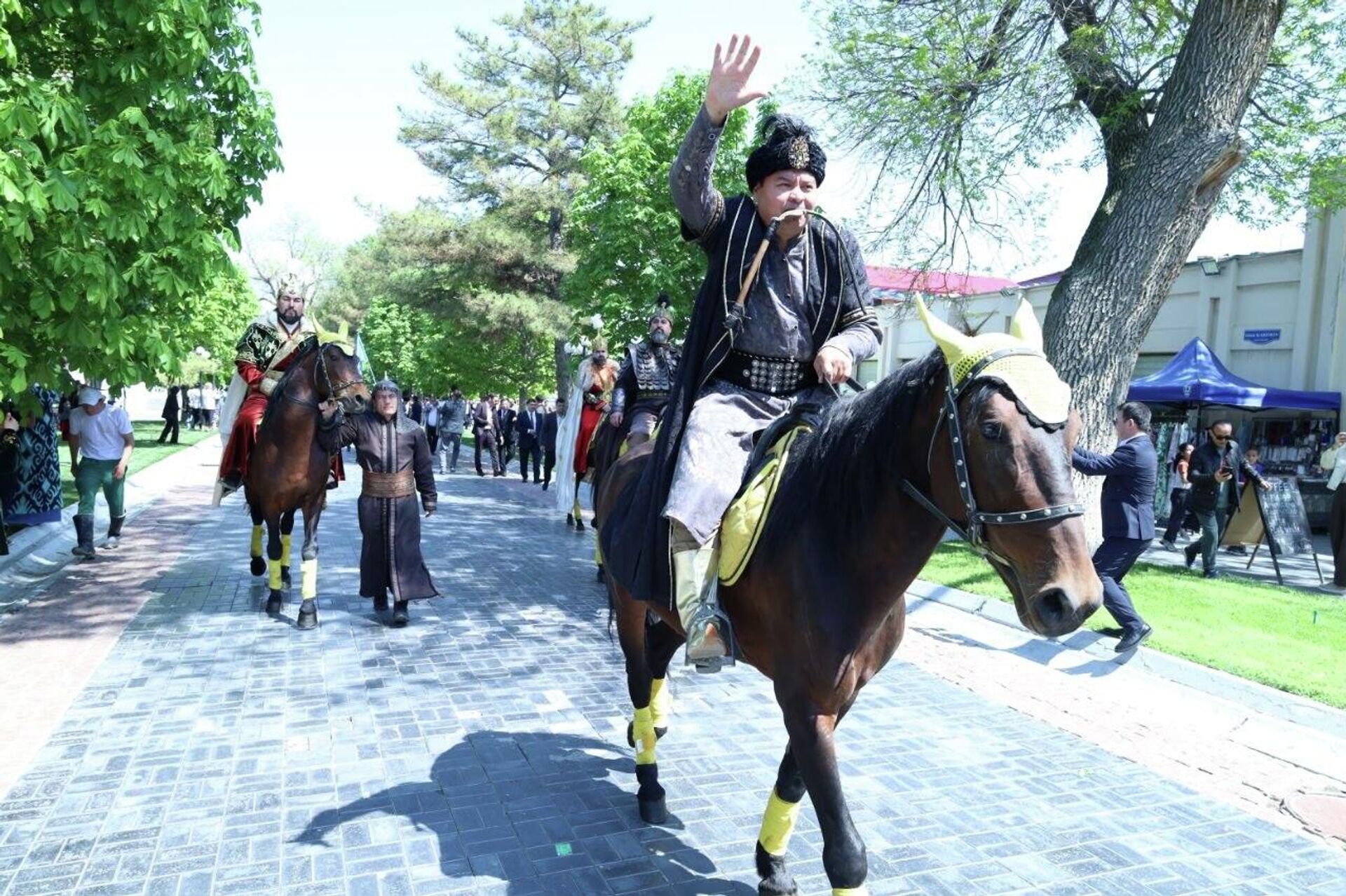 В Самарканде проходит театральный фестиваль Образ Амира Темура на сцене - Sputnik Узбекистан, 1920, 11.04.2026