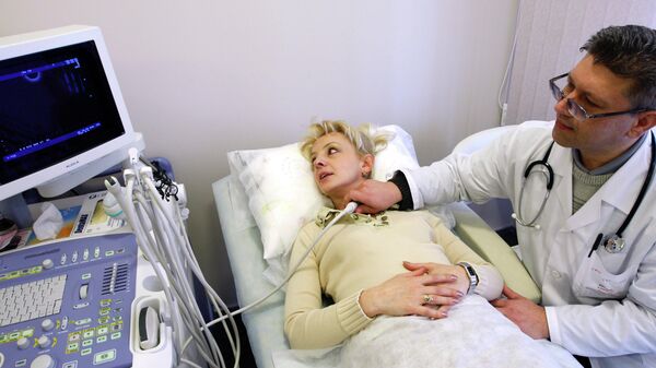 Ультразвуковое исследование щитовидной железы - Sputnik Узбекистан