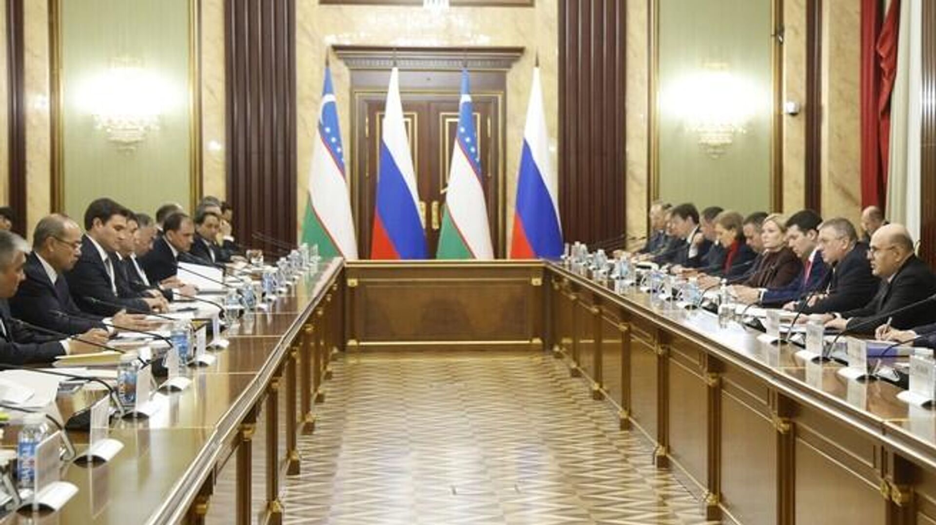Заседание Совместной комиссии на уровне глав правительств Узбекистана и России - Sputnik Ўзбекистон, 1920, 13.04.2026