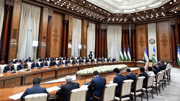 Pod predsedatelstvom Prezidenta nachalos soveshanie s uchastiyem developerov i stroiteley - Sputnik O‘zbekiston