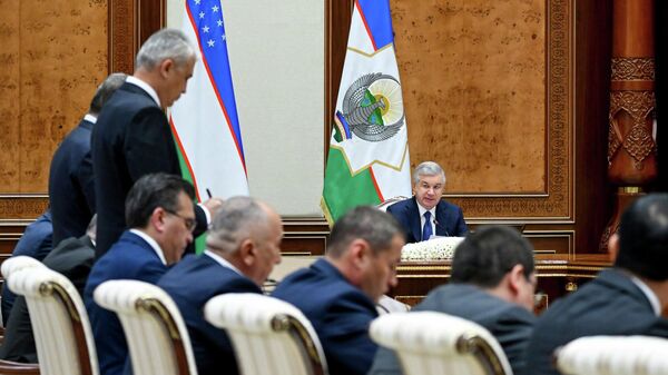 Под председательством Президента началось совещание с участием девелоперов и строителей - Sputnik Ўзбекистон