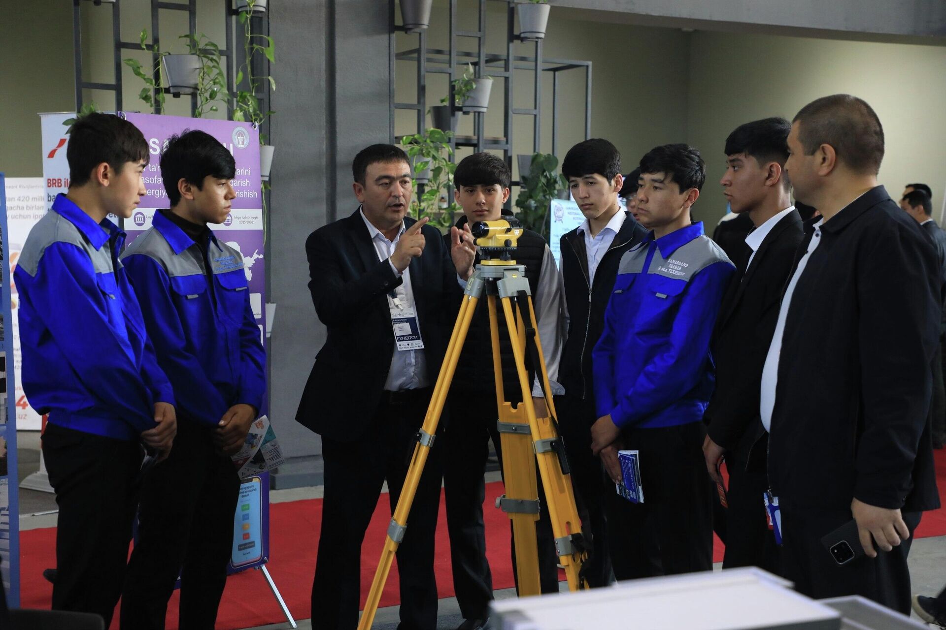 В Самарканде прошла международная образовательная выставка WORLD EDU 2026 - Sputnik Узбекистан, 1920, 15.04.2026